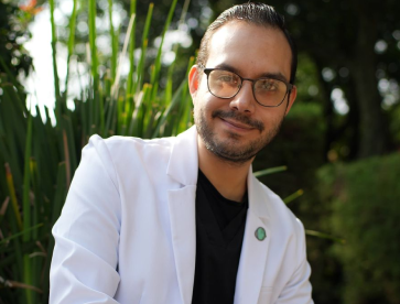 Dr. Eduardo Zaragoza